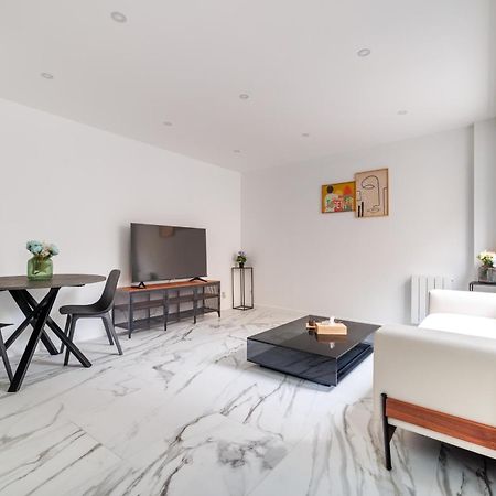 Spacious Flat For 4 People #1 Аньер-сюр-Сен Экстерьер фото