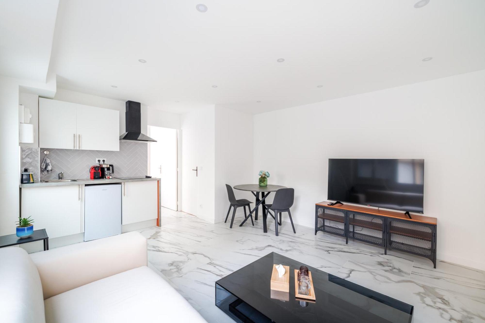 Spacious Flat For 4 People #1 Аньер-сюр-Сен Экстерьер фото