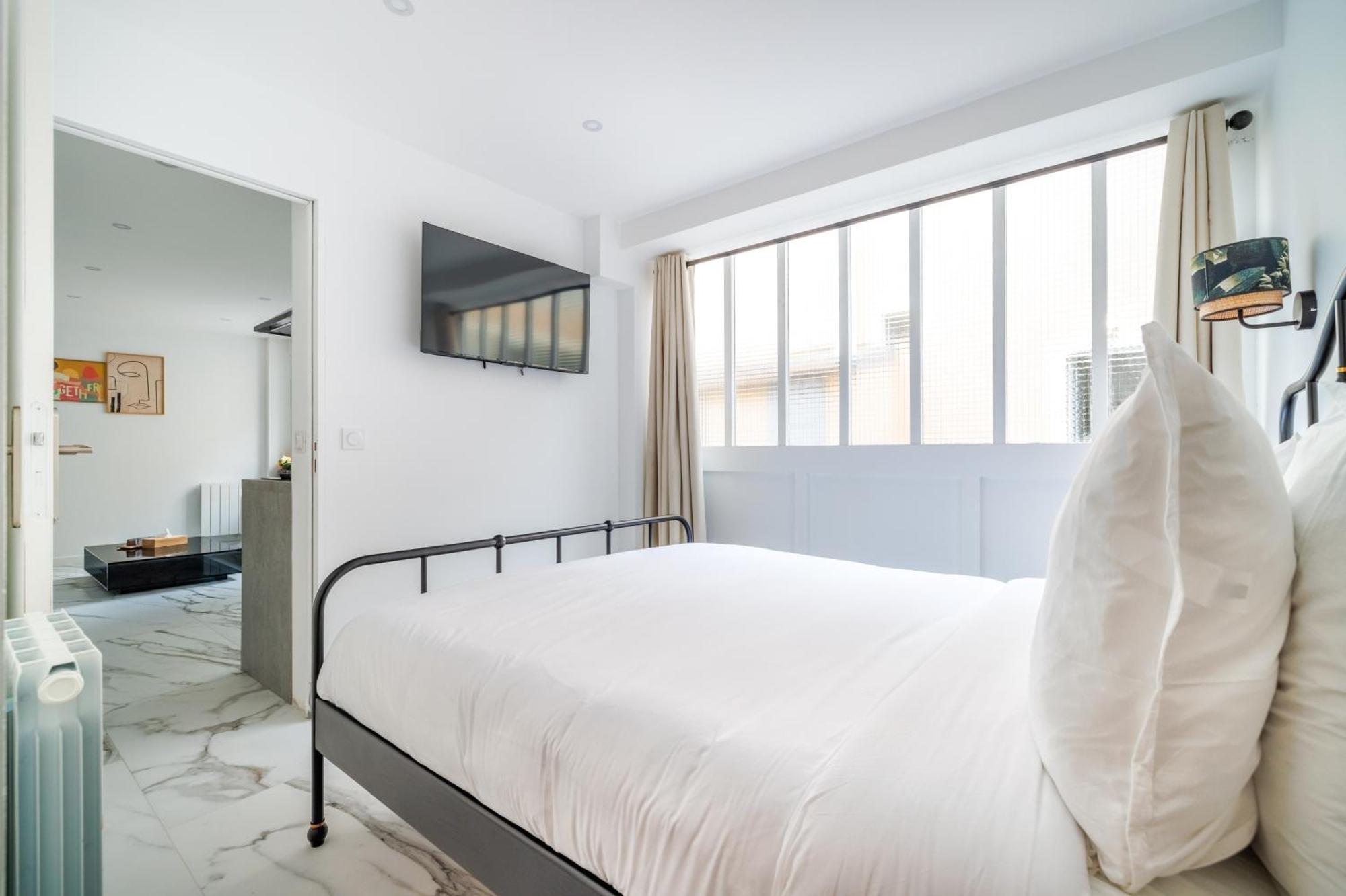Spacious Flat For 4 People #1 Аньер-сюр-Сен Экстерьер фото