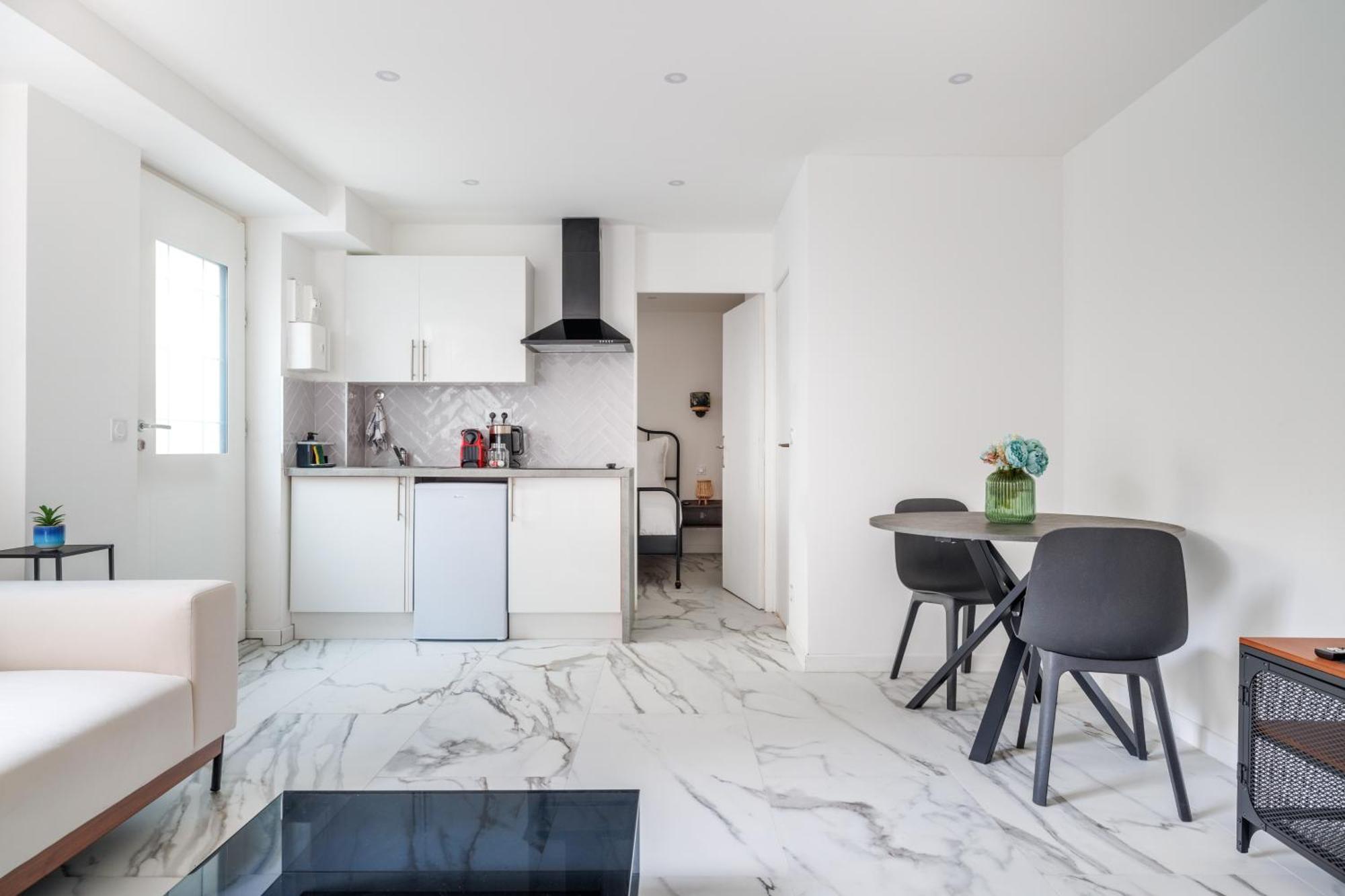 Spacious Flat For 4 People #1 Аньер-сюр-Сен Экстерьер фото